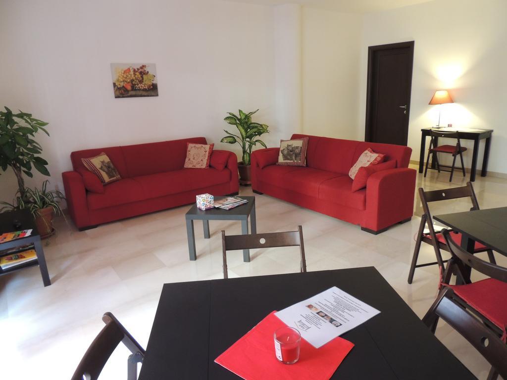 Domus Taranto Unica Sede Hotel Room photo